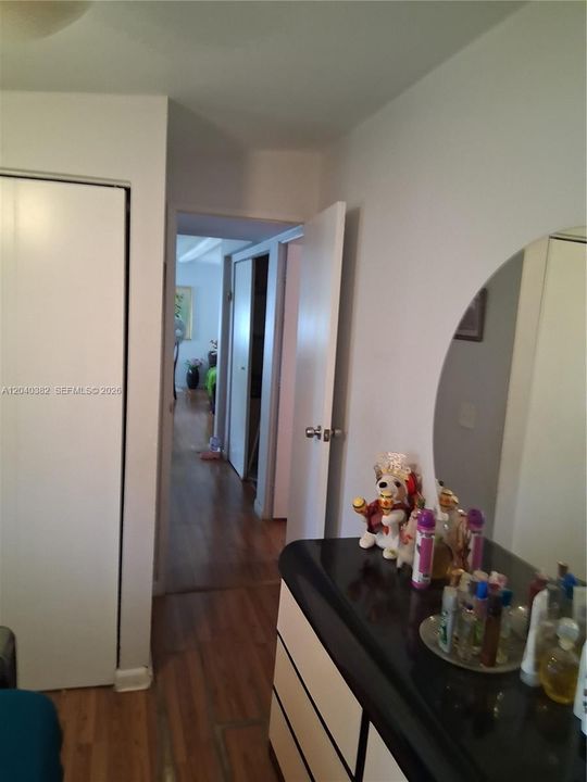 For Sale: $265,000 (2 beds, 2 baths, 960 Square Feet)