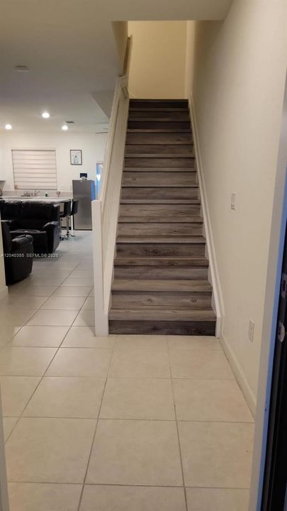 For Rent: $3,350 (3 beds, 3 baths, 1332 Square Feet)