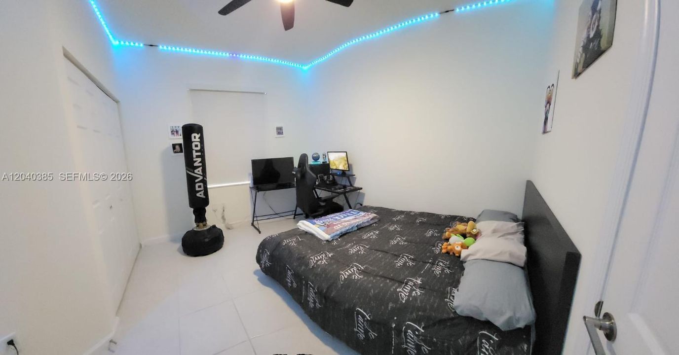 For Rent: $3,350 (3 beds, 3 baths, 1332 Square Feet)