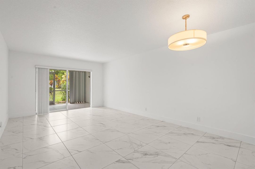 008-3090HolidaySpringsBoulevard-109-Marg