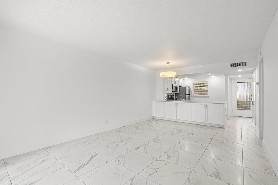 009-3090HolidaySpringsBoulevard-109-Marg