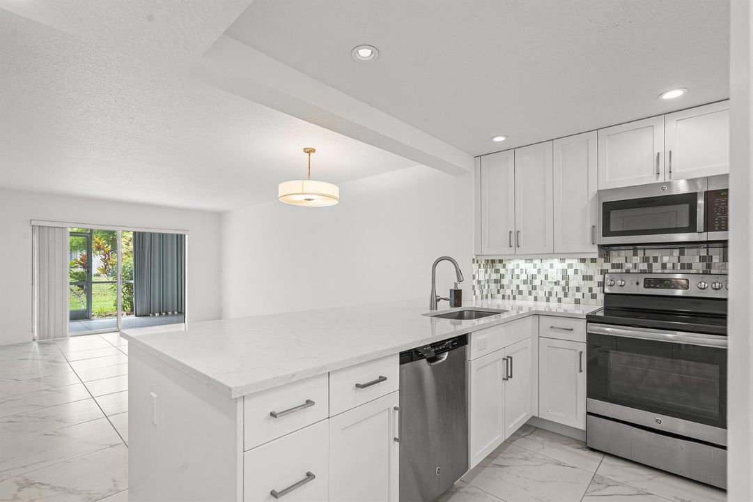 005-3090HolidaySpringsBoulevard-109-Marg