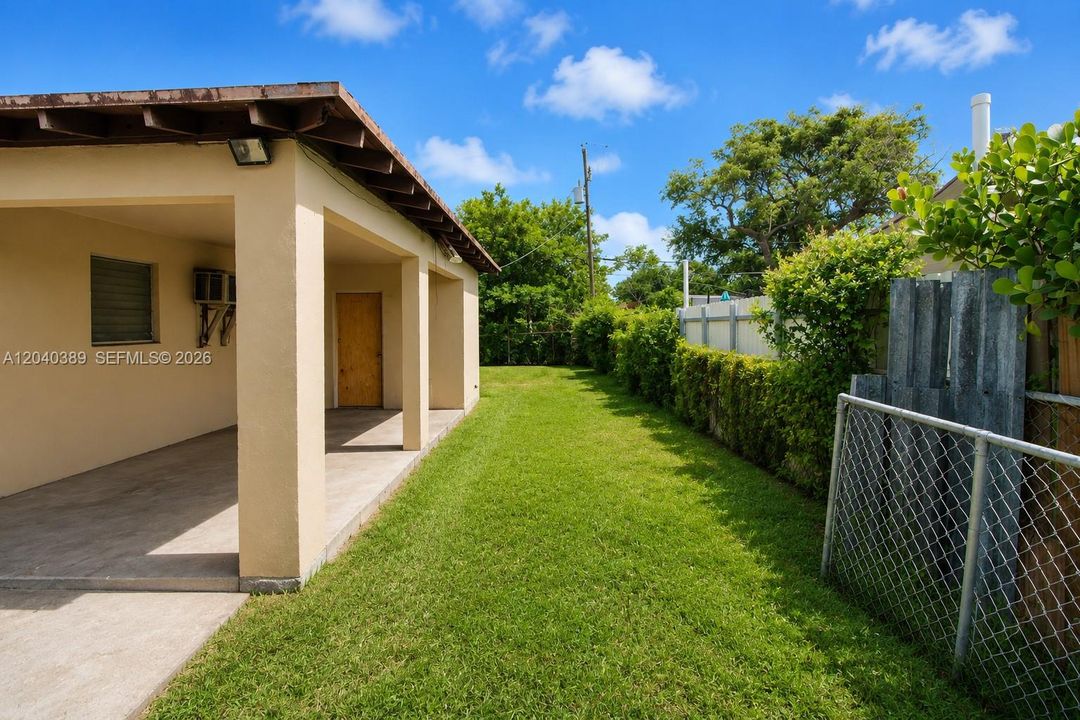 En Venta: $315,000 (3 camas, 1 baños, 988 Pies cuadrados)