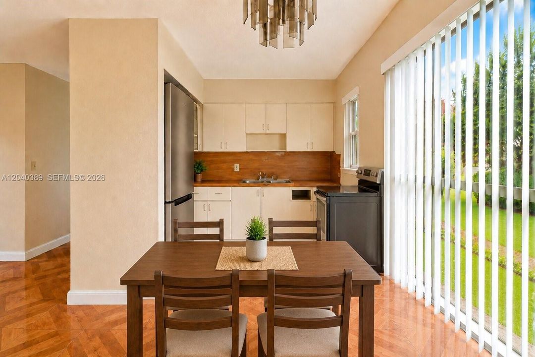 En Venta: $315,000 (3 camas, 1 baños, 988 Pies cuadrados)