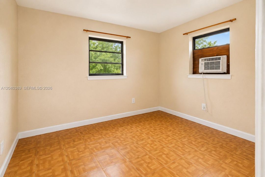 En Venta: $315,000 (3 camas, 1 baños, 988 Pies cuadrados)