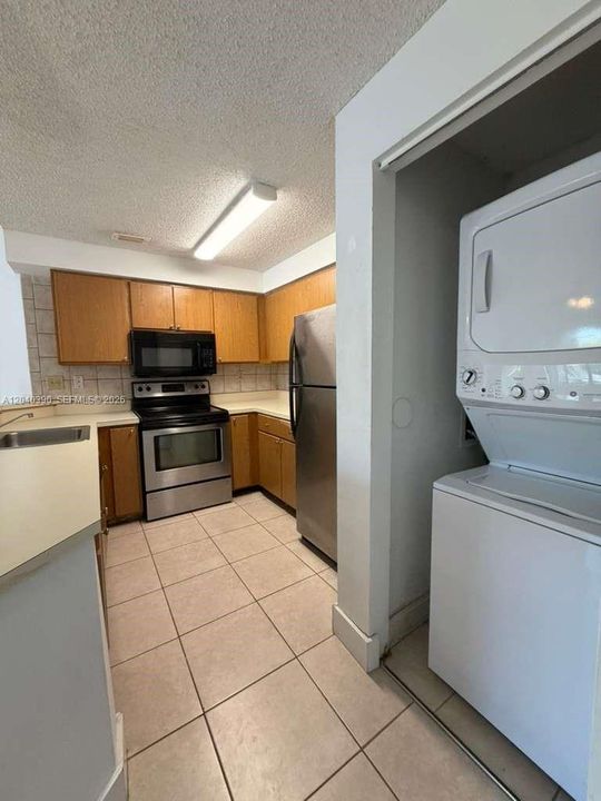 В аренду: $1,750 (1 спален, 1 ванн, 632 Квадратных фут)