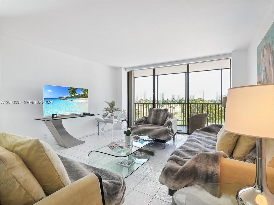 En Venta: $339,900 (2 camas, 2 baños, 1313 Pies cuadrados)