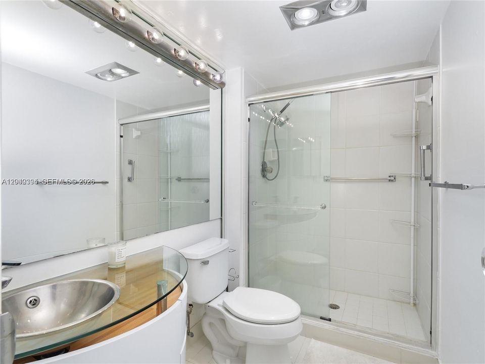 2nd Bathroom