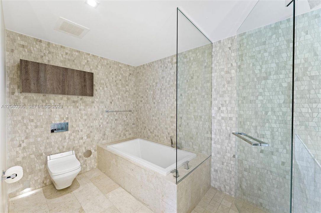 For Rent: $8,250 (3 beds, 3 baths, 1645 Square Feet)