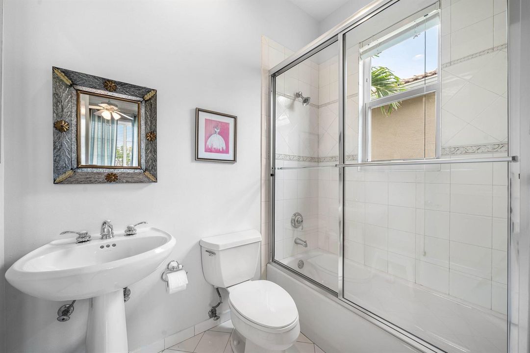 6411 Bathroom 3