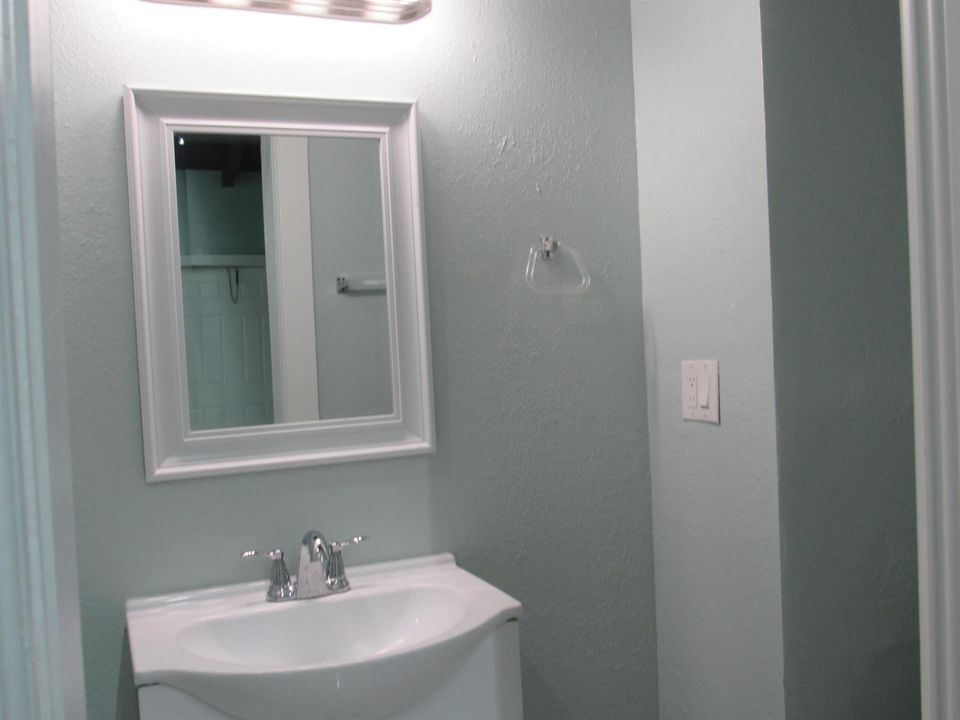 2nd Bathroom