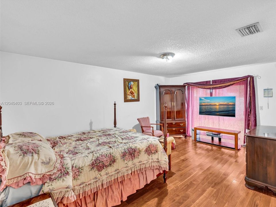 For Sale: $780,990 (3 beds, 2 baths, 2105 Square Feet)