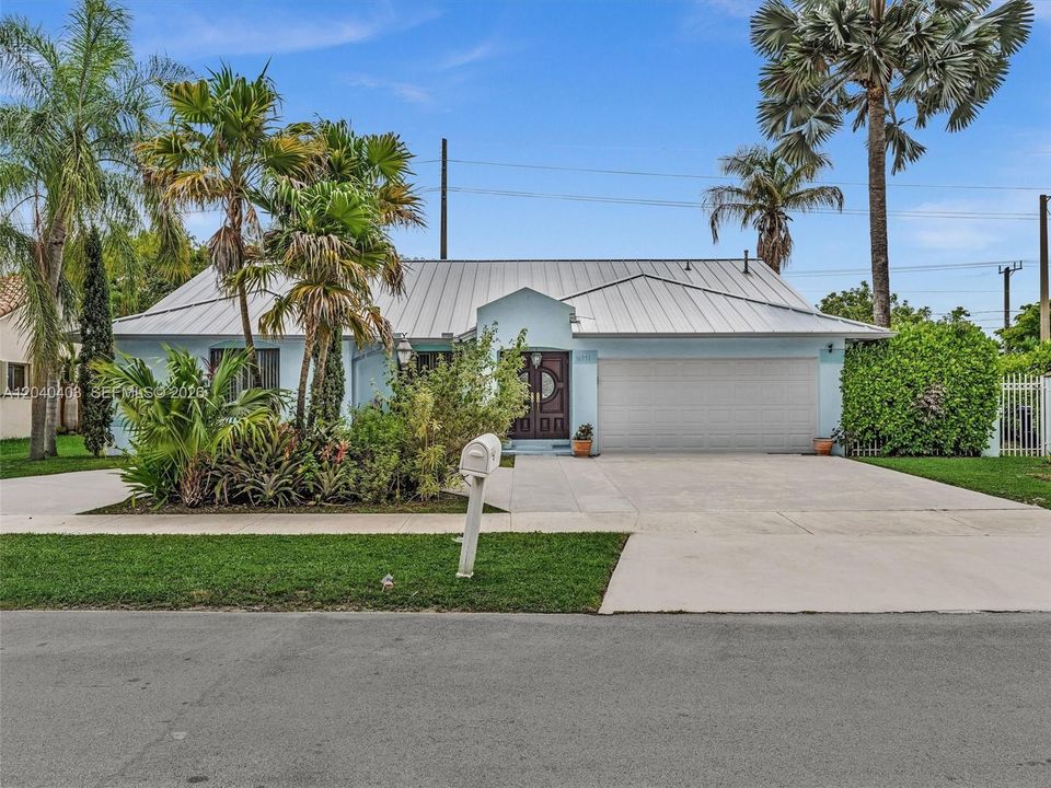 For Sale: $780,990 (3 beds, 2 baths, 2105 Square Feet)