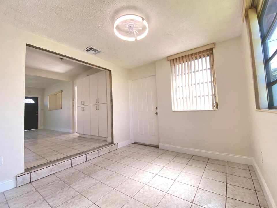 6751 liberty st bonus room