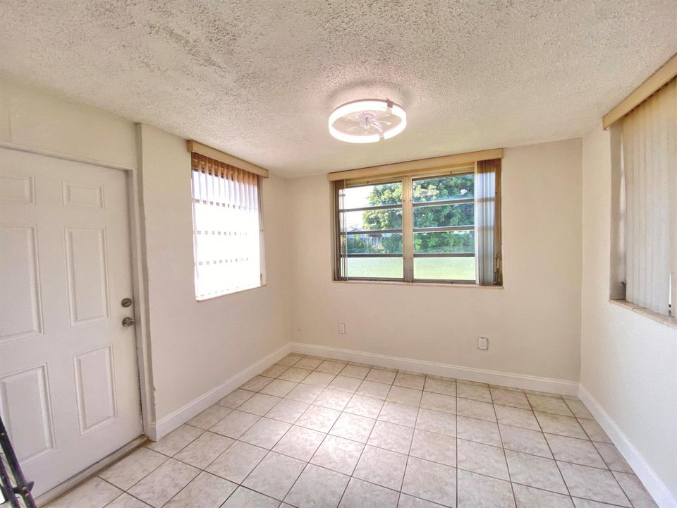 6751 liberty st bonus room