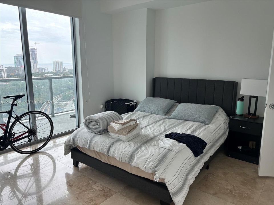For Rent: $3,900 (2 beds, 2 baths, 1013 Square Feet)