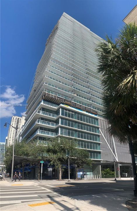 For Rent: $3,900 (2 beds, 2 baths, 1013 Square Feet)