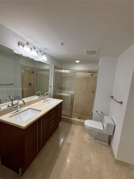 For Rent: $3,900 (2 beds, 2 baths, 1013 Square Feet)