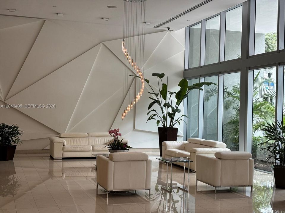 For Rent: $3,900 (2 beds, 2 baths, 1013 Square Feet)