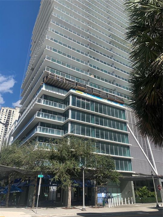 For Rent: $3,900 (2 beds, 2 baths, 1013 Square Feet)