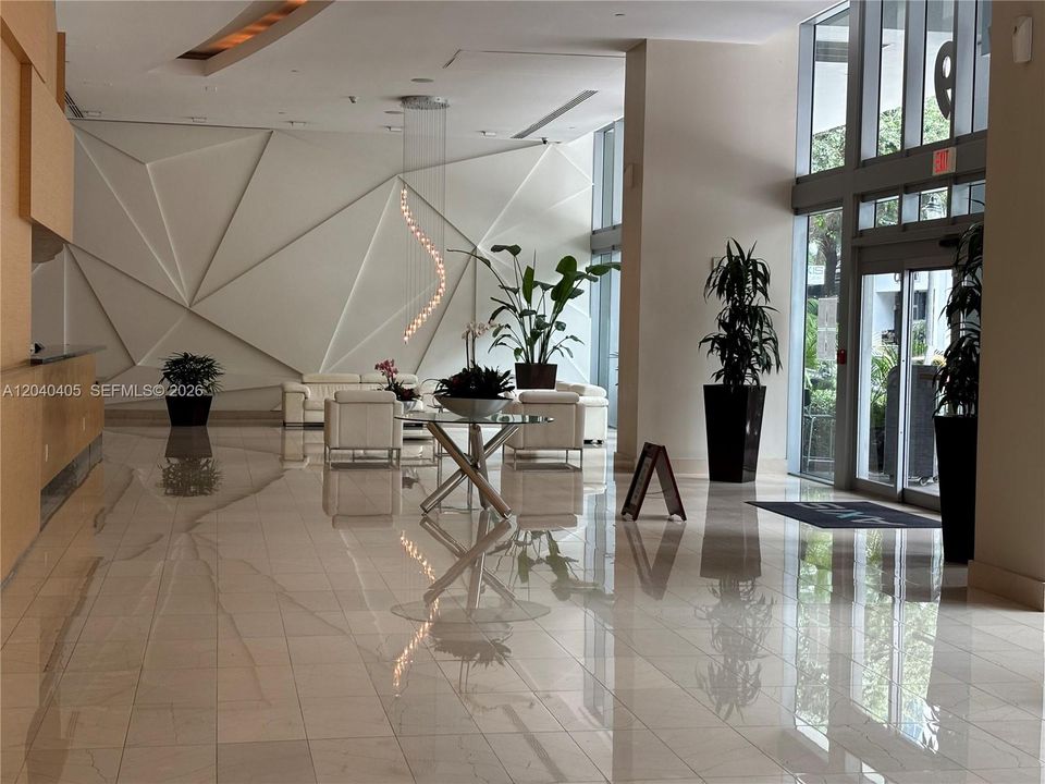 For Rent: $3,900 (2 beds, 2 baths, 1013 Square Feet)