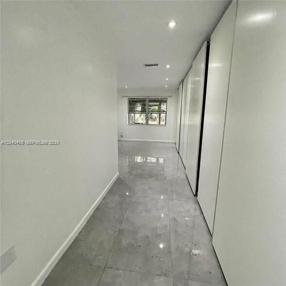 For Rent: $2,600 (2 beds, 2 baths, 960 Square Feet)