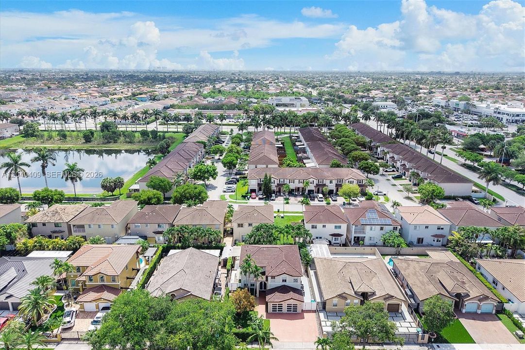 На продажу: $1,230,000 (5 спален, 3 ванн, 2372 Квадратных фут)