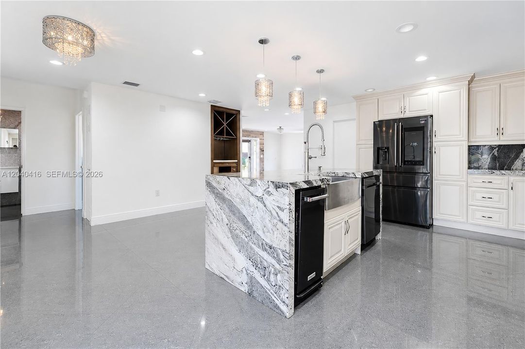 For Sale: $735,000 (4 beds, 2 baths, 1796 Square Feet)