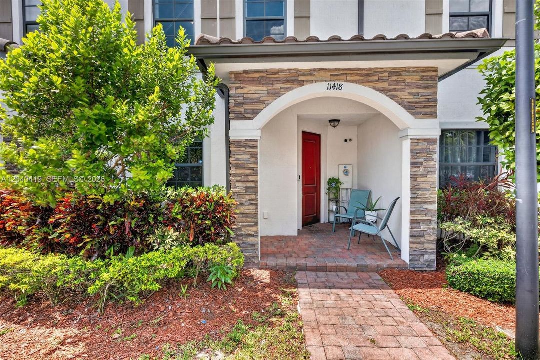 For Sale: $415,000 (3 beds, 2 baths, 1659 Square Feet)