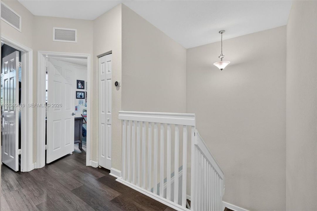 For Sale: $415,000 (3 beds, 2 baths, 1659 Square Feet)