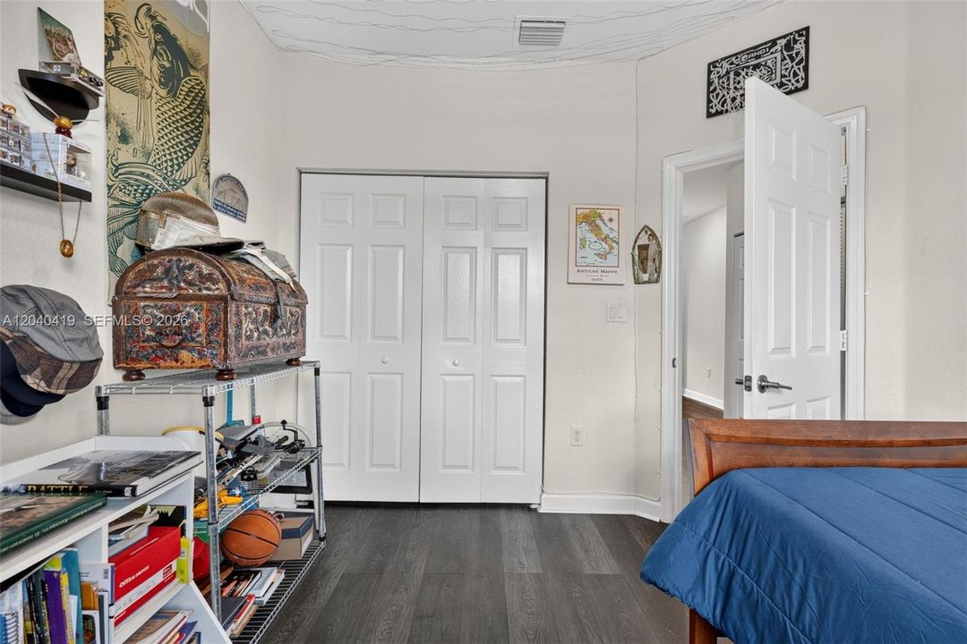 For Sale: $415,000 (3 beds, 2 baths, 1659 Square Feet)