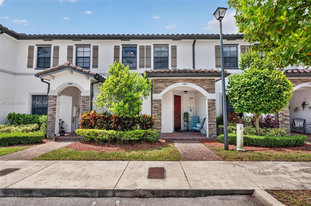 For Sale: $415,000 (3 beds, 2 baths, 1659 Square Feet)