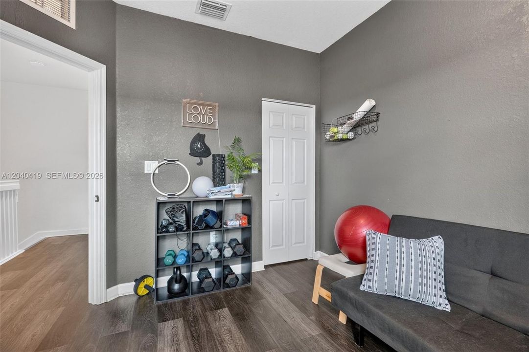 For Sale: $415,000 (3 beds, 2 baths, 1659 Square Feet)