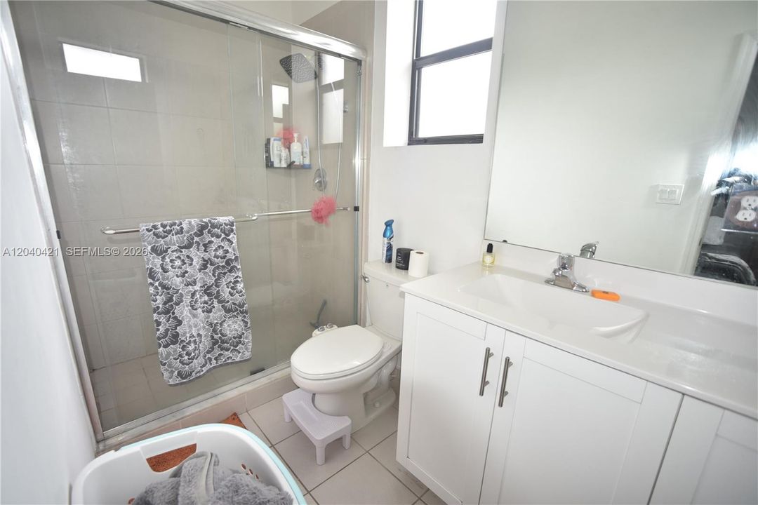 For Sale: $465,000 (3 beds, 3 baths, 1320 Square Feet)