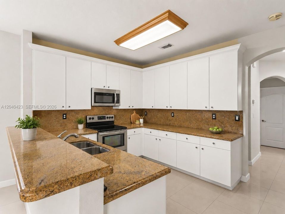 For Sale: $920,000 (4 beds, 4 baths, 2975 Square Feet)