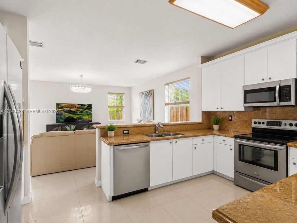 For Sale: $920,000 (4 beds, 4 baths, 2975 Square Feet)