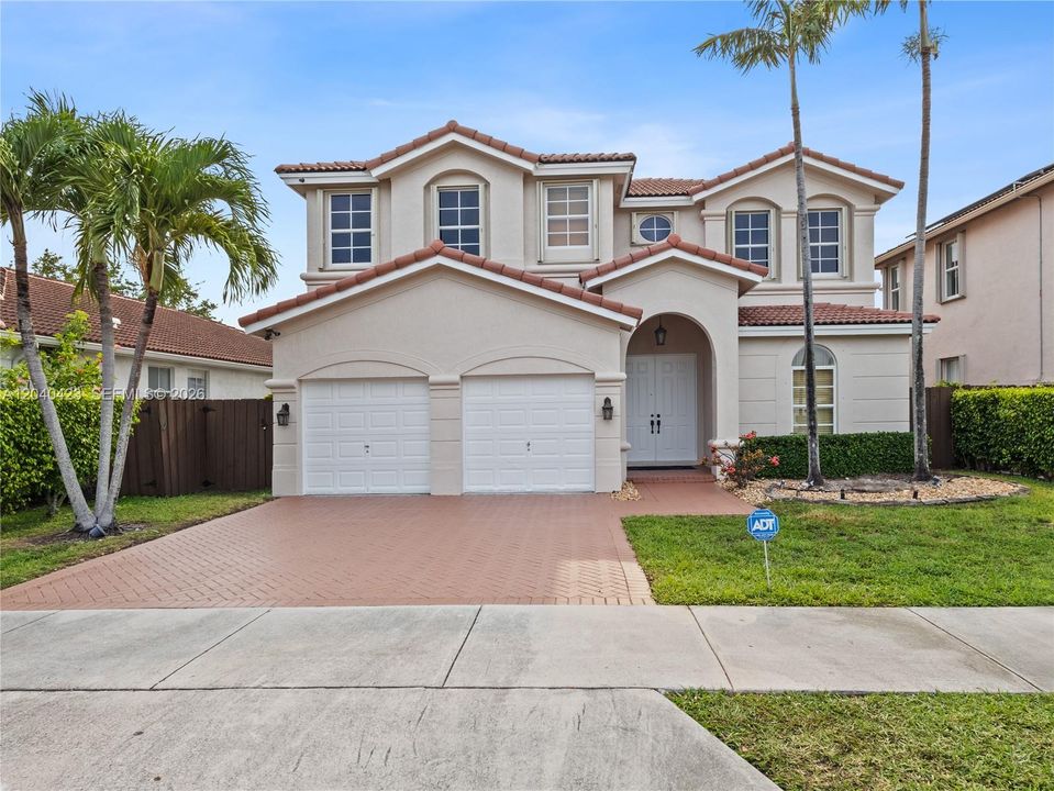 For Sale: $920,000 (4 beds, 4 baths, 2975 Square Feet)