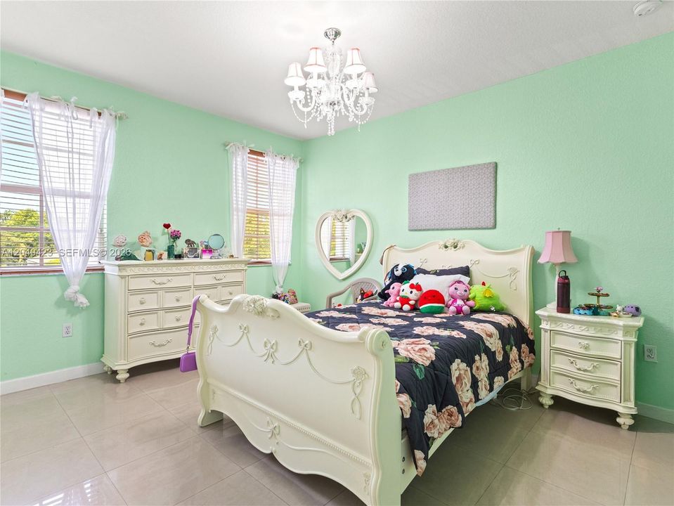 For Sale: $920,000 (4 beds, 4 baths, 2975 Square Feet)