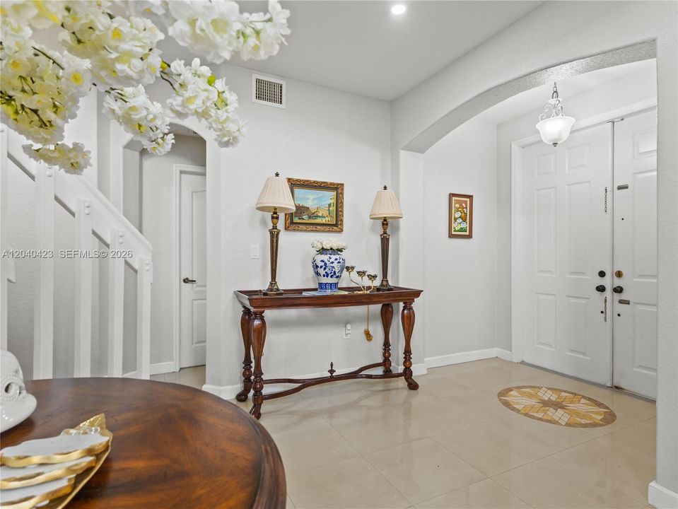 For Sale: $920,000 (4 beds, 4 baths, 2975 Square Feet)