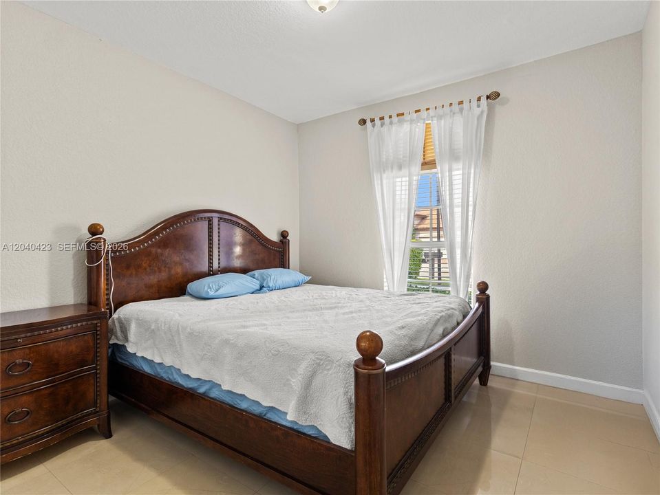 For Sale: $920,000 (4 beds, 4 baths, 2975 Square Feet)