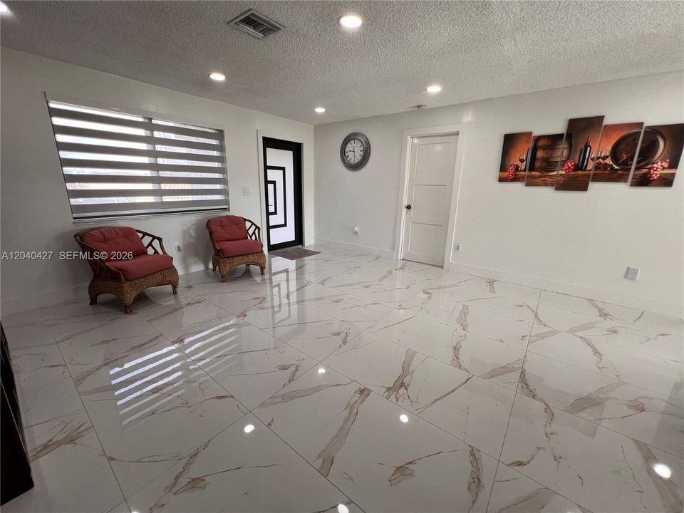 En Venta: $490,000 (3 camas, 2 baños, 1250 Pies cuadrados)