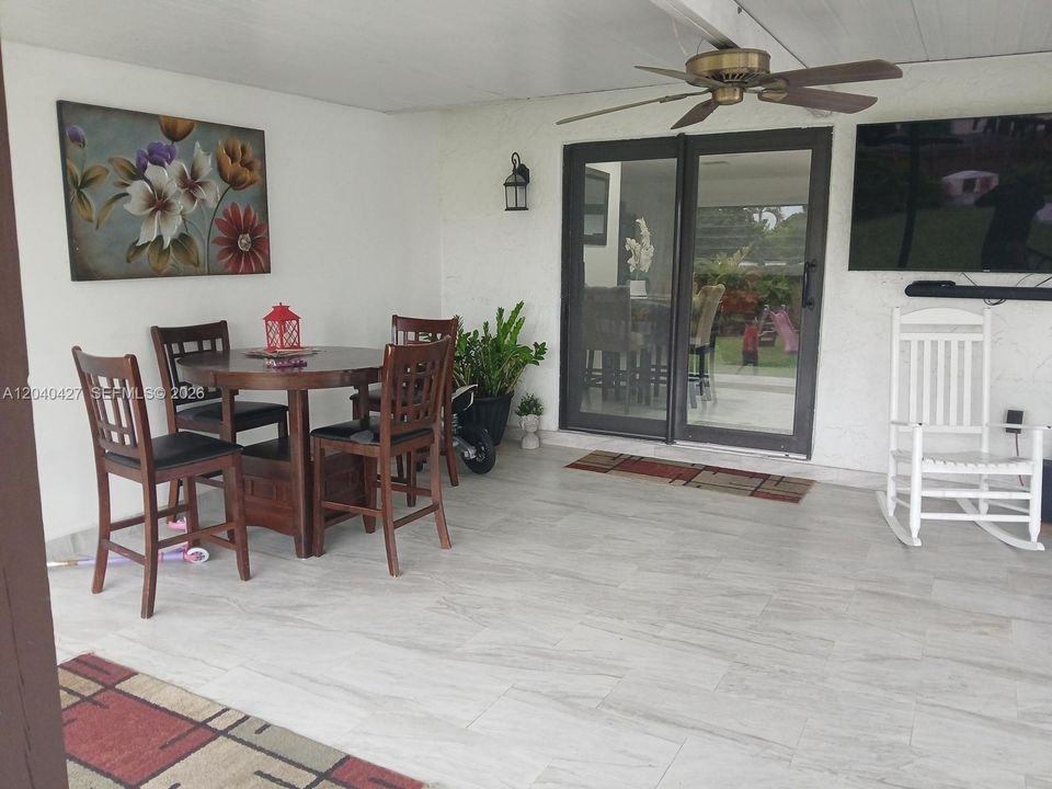 En Venta: $490,000 (3 camas, 2 baños, 1250 Pies cuadrados)