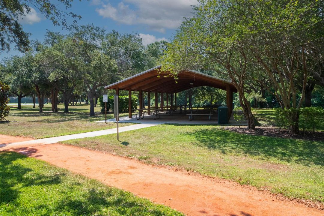 4401 Water Oak Ct-41
