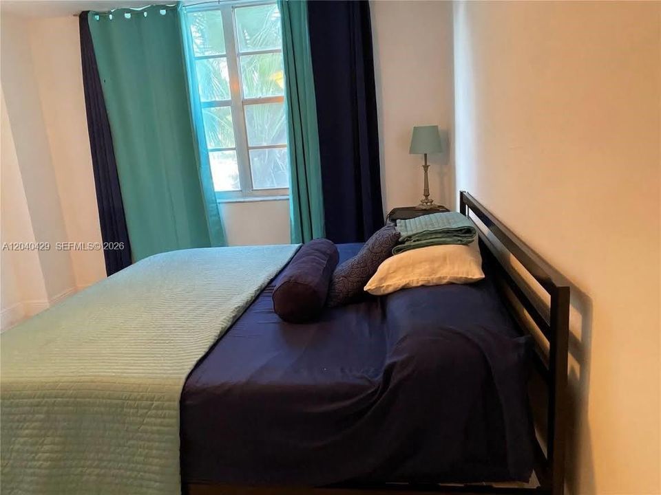 В аренду: $2,299 (1 спален, 1 ванн, 1066 Квадратных фут)