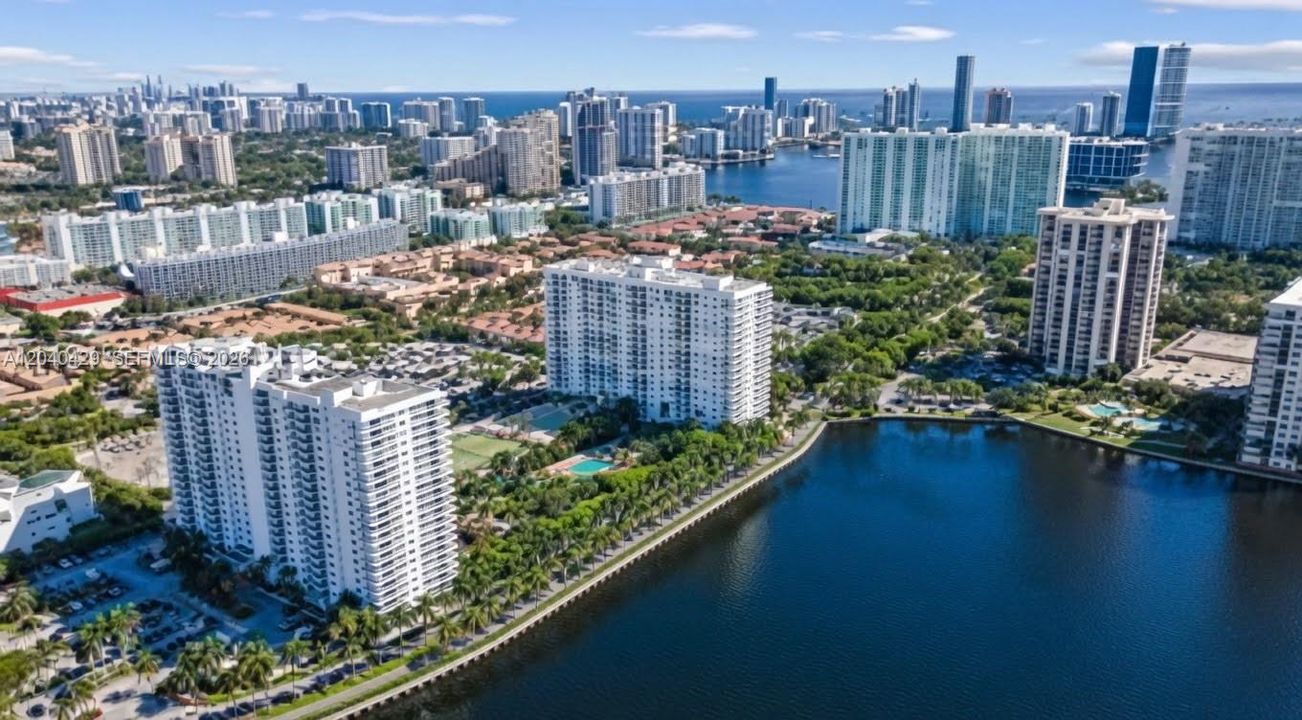 В аренду: $2,299 (1 спален, 1 ванн, 1066 Квадратных фут)