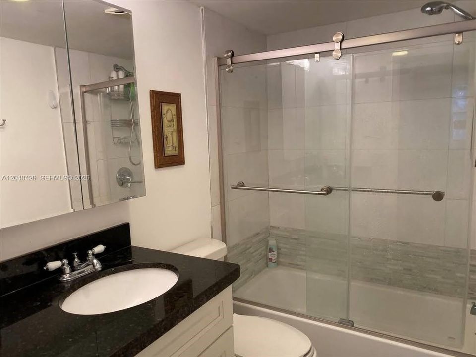 В аренду: $2,299 (1 спален, 1 ванн, 1066 Квадратных фут)