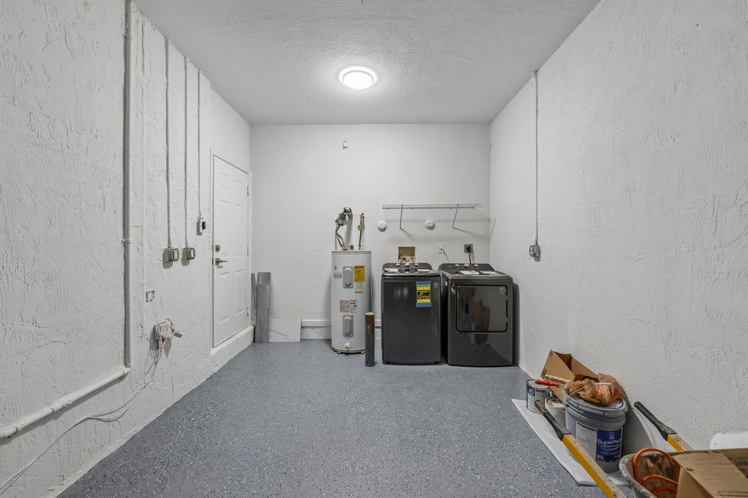 28-web-or-mls-Saint Tropez Ln-S1706-028