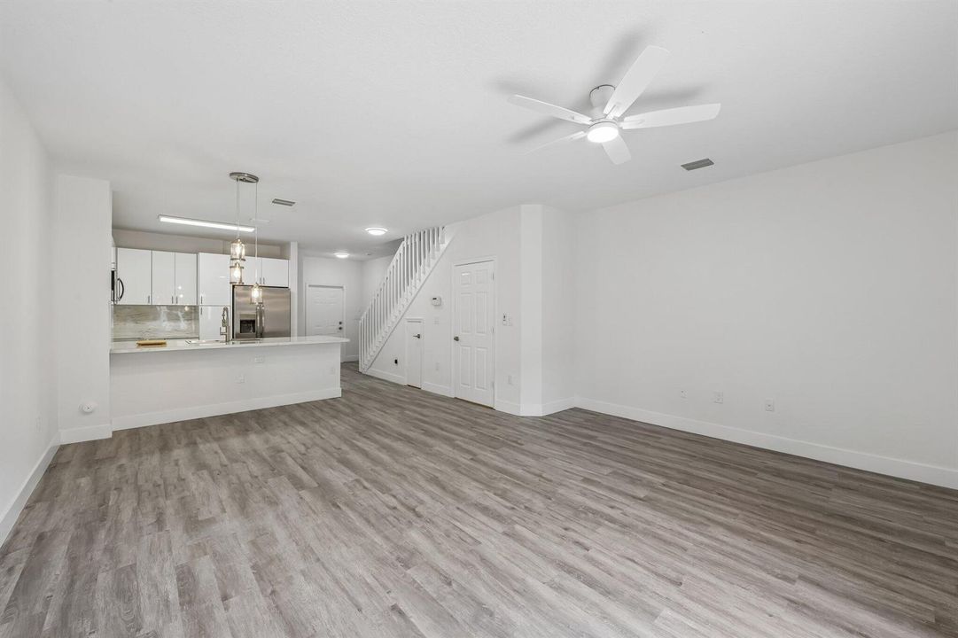 7-web-or-mls-Saint Tropez Ln-S1706-007