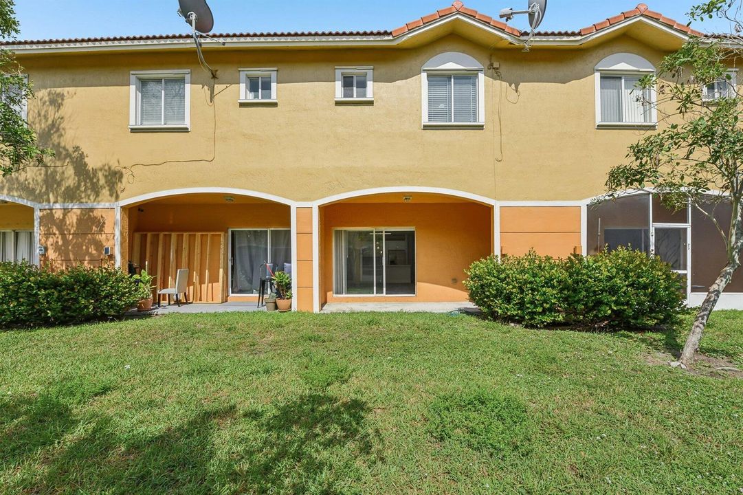 32-web-or-mls-Saint Tropez Ln-S1706-032