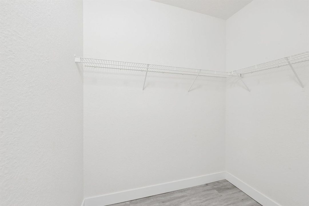 19-web-or-mls-Saint Tropez Ln-S1706-019